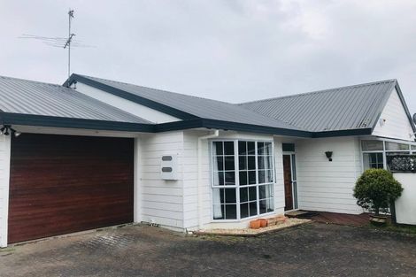 Photo of property in 2/460 East Coast Road, Windsor Park, Auckland, 0630