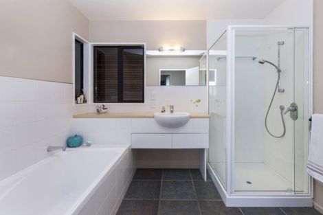 Photo of property in 106 Cannon Hill Crescent, Mount Pleasant, Christchurch, 8081