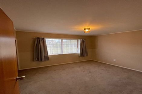 Photo of property in 2 Fitzwater Place, Henderson, Auckland, 0612