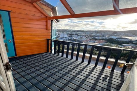 Photo of property in 5 Mcintyre Avenue, Mount Victoria, Wellington, 6011