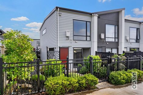 Photo of property in 2e Vinistra Road, Kumeu, 0810