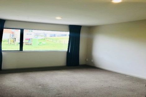 Photo of property in 33 Kilkelly Avenue, Pinehill, Auckland, 0632