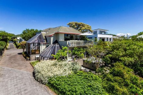 Photo of property in 30 Oxford Terrace, Coromandel, 3506