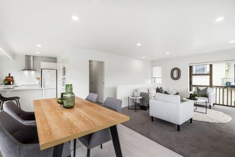 Photo of property in 1/27 Knightsbridge Drive, Forrest Hill, Auckland, 0620