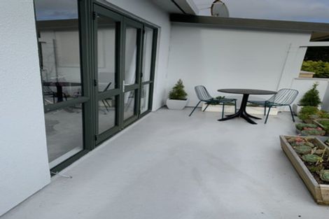 Photo of property in 566n Adelaide Road, Berhampore, Wellington, 6023