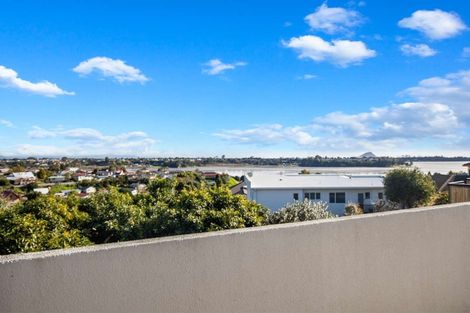 Photo of property in 17 Downing Place, Welcome Bay, Tauranga, 3112