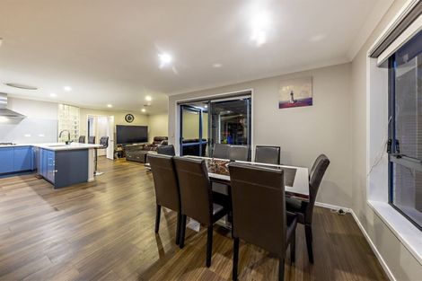 Photo of property in 43 Mt Lebanon Crescent, The Gardens, Auckland, 2105