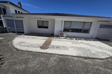Photo of property in 2/16 Churchill Avenue, Manurewa, Auckland, 2102