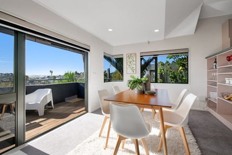 Photo of property in 10 Goldfinch Rise, Unsworth Heights, Auckland, 0632