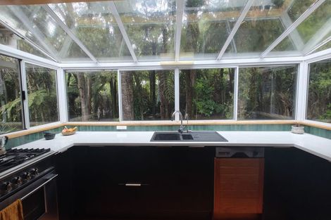 Photo of property in 26 Sylvan Valley Avenue, Titirangi, Auckland, 0604