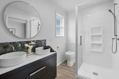 Photo of property in 390 Mangorei Road, Merrilands, New Plymouth, 4312