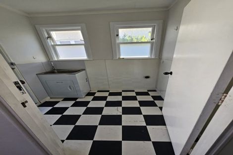 Photo of property in 2a Rewa Street, New Lynn, Auckland, 0600