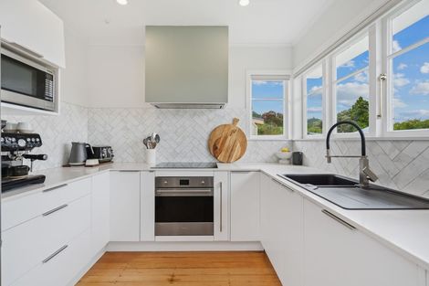 Photo of property in 2 Parahaki Street, Regent, Whangarei, 0112