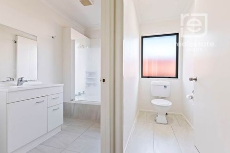 Photo of property in 16 Josie Lane, Manurewa, Auckland, 2102
