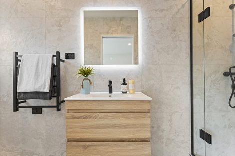 Photo of property in 4/12 Hamlin Road, Mount Wellington, Auckland, 1060