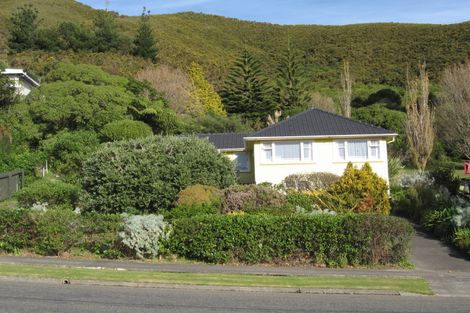 Photo of property in 240 Waddington Drive, Naenae, Lower Hutt, 5011