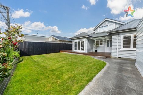 Photo of property in 46 Milne Terrace, Island Bay, Wellington, 6023