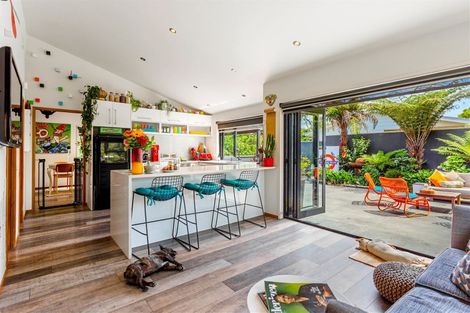 Photo of property in 367 Triangle Road, Henderson, Auckland, 0610