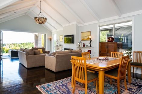 Photo of property in Riverton, 175 Lane Road, Havelock North, 4130