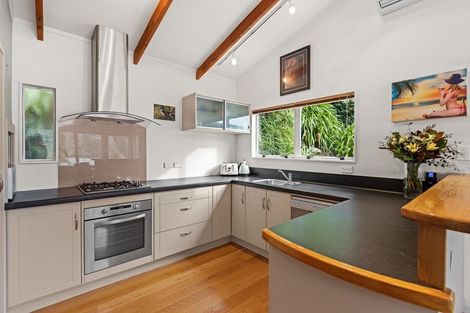 Photo of property in 94 Milton Road, Bluff Hill, Napier, 4110