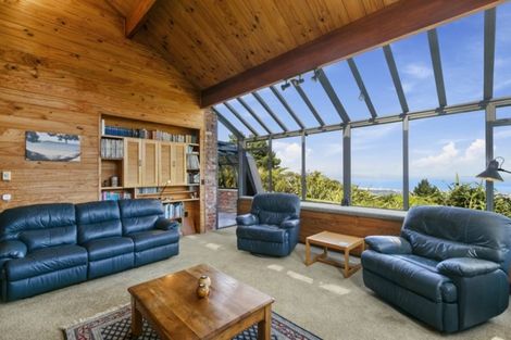 Photo of property in 266 Normandale Road, Normandale, Lower Hutt, 5010