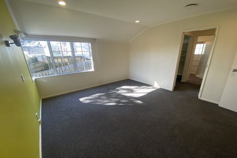 Photo of property in 2/95 Langana Avenue, Browns Bay, Auckland, 0630