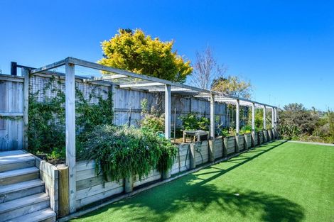 Photo of property in 21 Eric Farley Drive, Kumeu, 0810