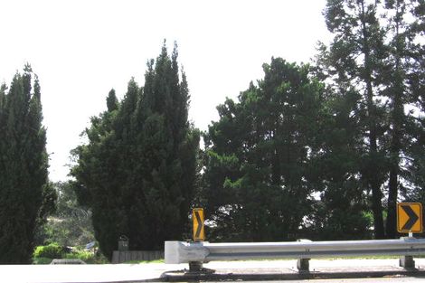 Photo of property in 19 Seymour Road, Sunnyvale, Auckland, 0612