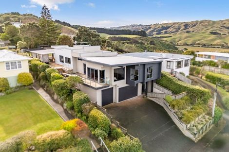 Photo of property in 11 Corlett Road, Plimmerton, Porirua, 5026