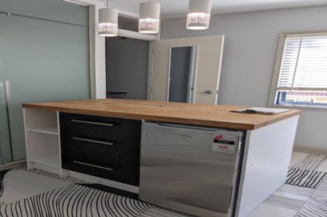 Photo of property in 19 Millstream Drive, Henderson, Auckland, 0610