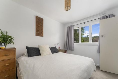 Photo of property in 92 Milton Terrace, Picton, 7220