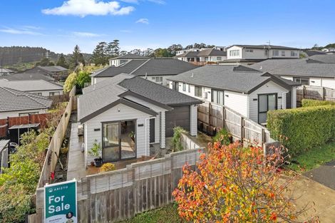 Photo of property in 76 Accolage Boulevard, Kumeu, 0810