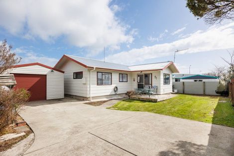 Photo of property in 41a Raglan Avenue, Cloverlea, Palmerston North, 4412