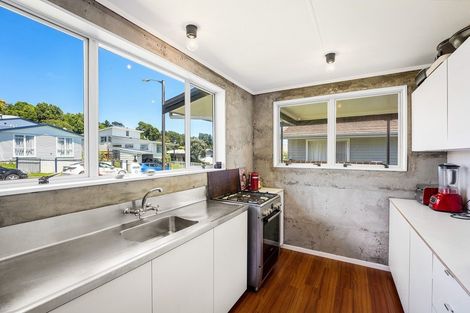 Photo of property in 18 Greenwich Grove, Stokes Valley, Lower Hutt, 5019