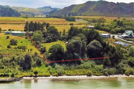 Photo of property in 21 Koutu Point Road, Opononi, Kaikohe, 0473