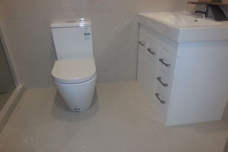 Photo of property in 5 Saddleback Rise, Murrays Bay, Auckland, 0630