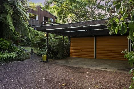 Photo of property in 8 Atarua Gardens, Waiatarua, Auckland, 0604