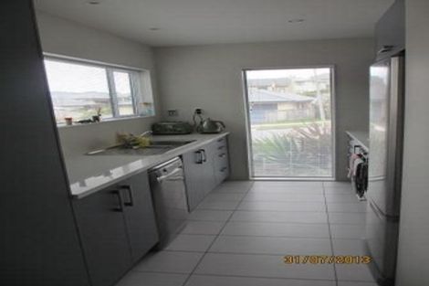 Photo of property in 32 Erlestoke Crescent, Churton Park, Wellington, 6037