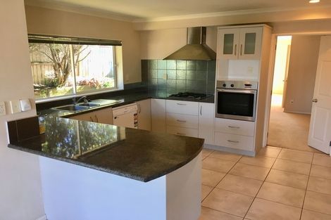 Photo of property in 10 Franshell Crescent, East Tamaki, Auckland, 2013