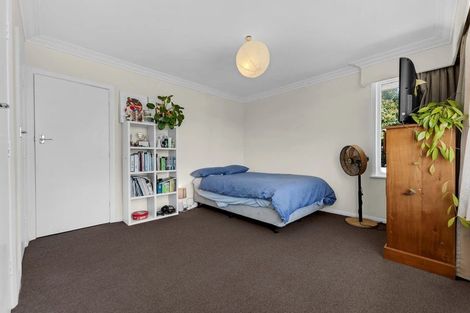 Photo of property in 6 Glenvil Lane, Te Atatu Peninsula, Auckland, 0610