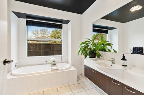 Photo of property in 8 Nautilus Place, Spencerville, Christchurch, 8083
