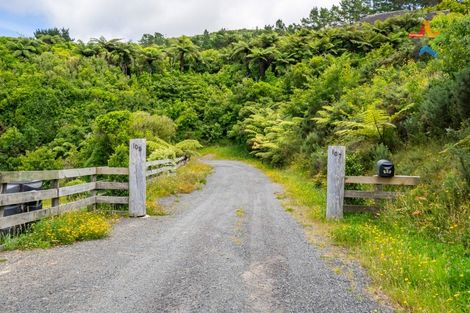 Photo of property in 107 Sweetacres Drive, Belmont, Lower Hutt, 5010