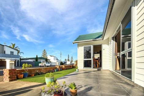 Photo of property in 52 Charles Street, Westshore, Napier, 4110
