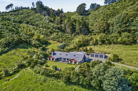Photo of property in 25 Hanawera Ridge Road, Manakau, Otaki, 5583