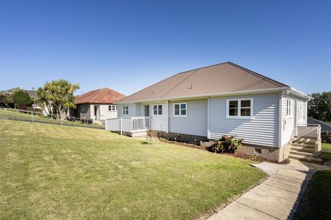 Photo of property in 120 Middleton Road, Corstorphine, Dunedin, 9012