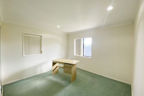 Photo of property in 25 The Enclave, Totara Heights, Auckland, 2105