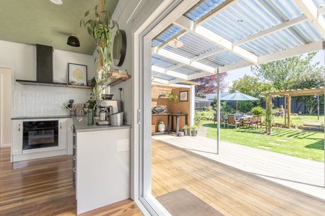 Photo of property in 38 Queen Street, Dannevirke, 4930