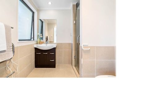 Photo of property in 8 Willow Camp Road, Takanini, 2112