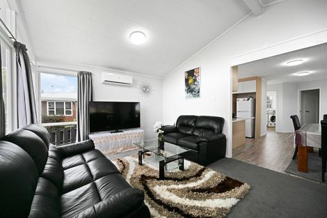 Photo of property in 10 Bremridge Place, Melville, Hamilton, 3206