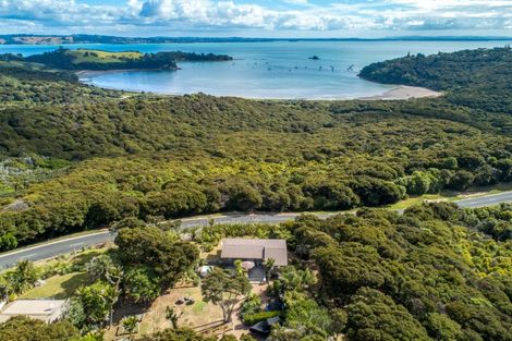 Photo of property in 50 Carsons Road, Waiheke Island, 1971